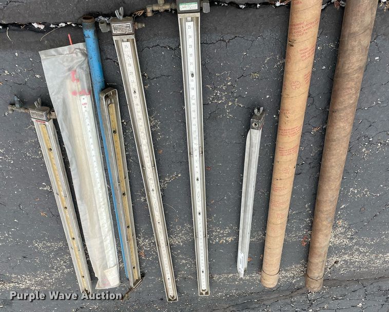 image for item MA9853 (5) manometers