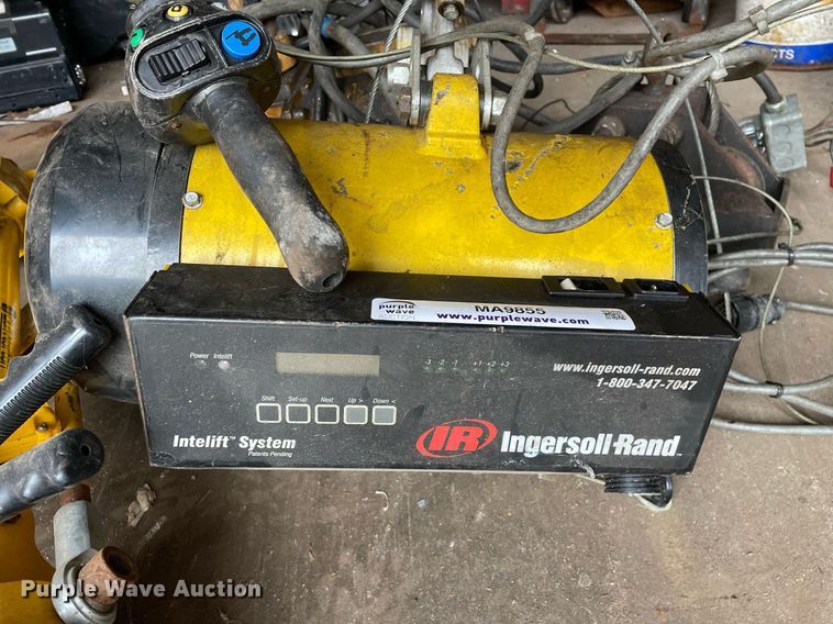 image for item MA9855 Hoists