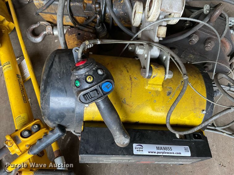 image for item MA9855 Hoists