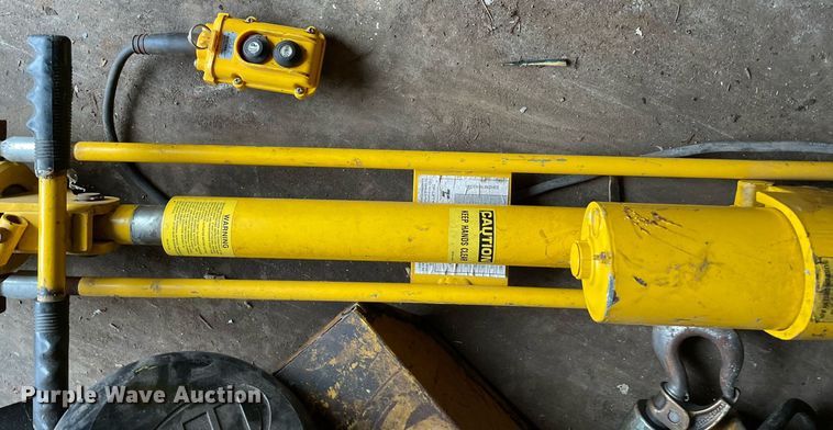 image for item MA9855 Hoists