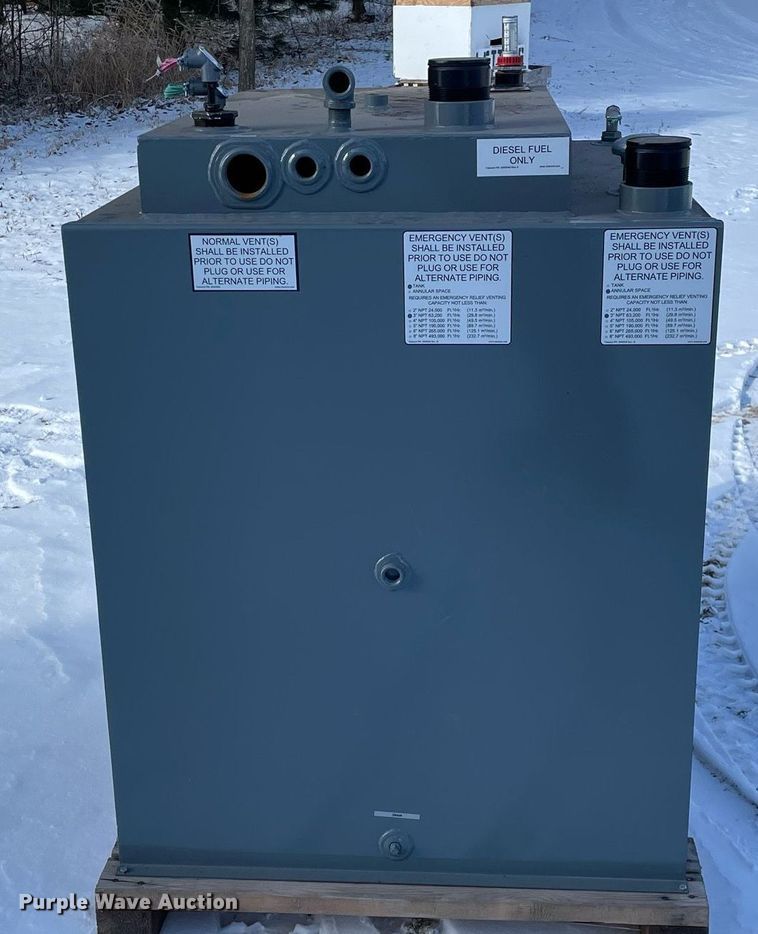 image for item MA9864 2018 Tramont  fuel tank