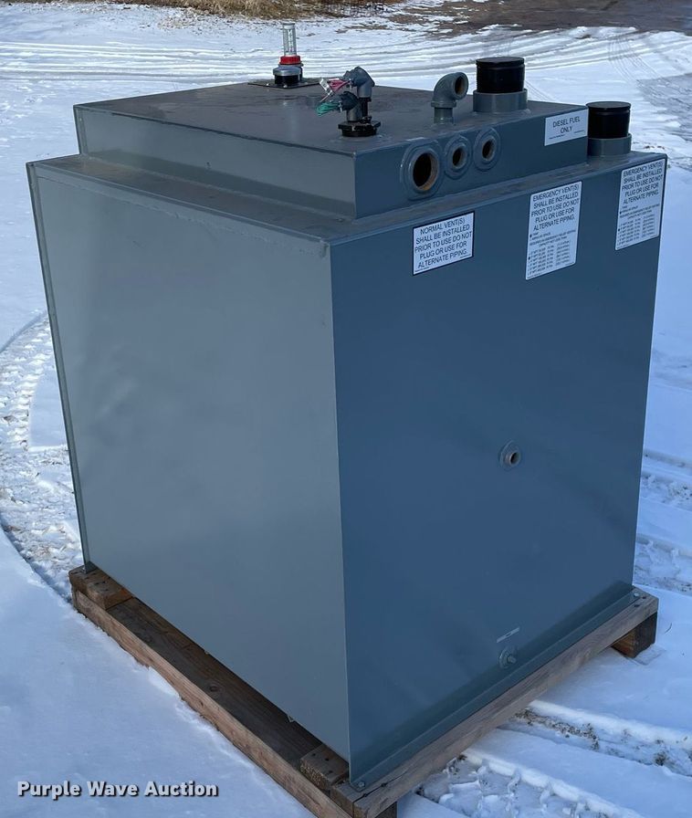 image for item MA9864 2018 Tramont  fuel tank