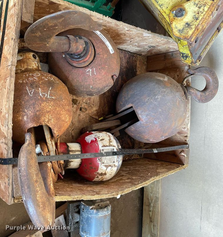 image for item MA9877 (4) crane hooks