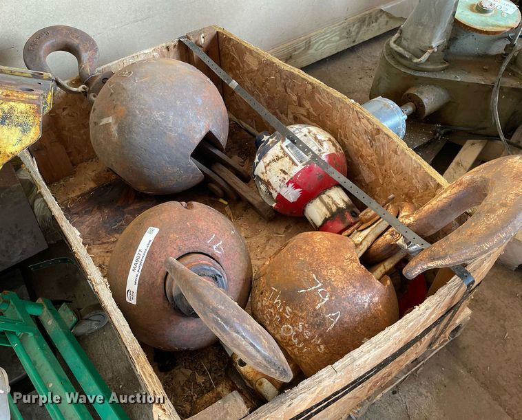 image for item MA9877 (4) crane hooks