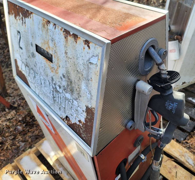 image for item MH9721 Approximately 6 fuel pumps