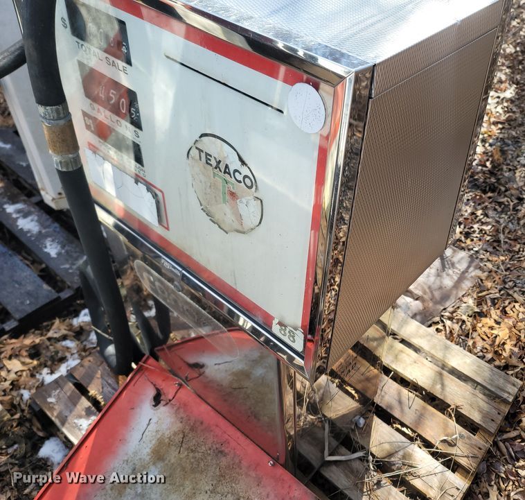 image for item MH9721 Approximately 6 fuel pumps