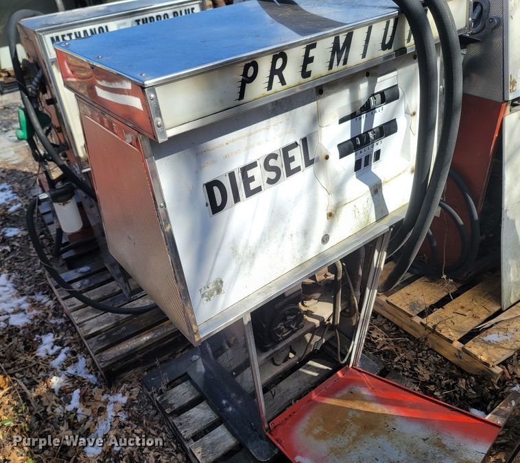 image for item MH9721 Approximately 6 fuel pumps