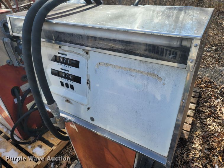 image for item MH9721 Approximately 6 fuel pumps