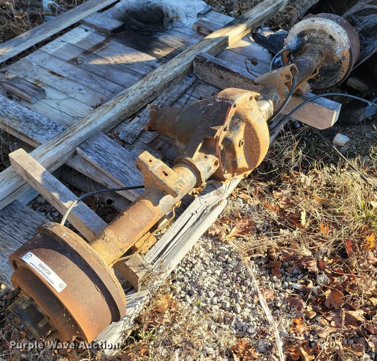 image for item MH9726 2000 Dodge Ram 2500  rear axle