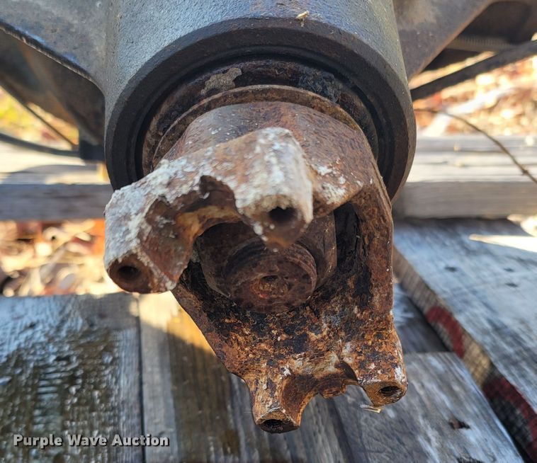 image for item MH9726 2000 Dodge Ram 2500  rear axle