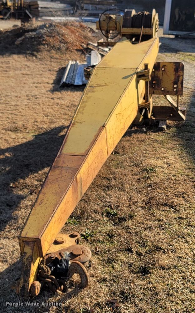 image for item MH9727 Caterpillar  pipelayer boom