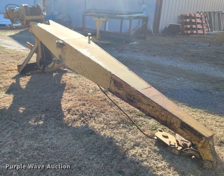 image for item MH9727 Caterpillar  pipelayer boom