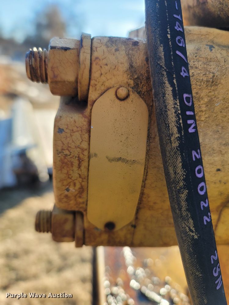 image for item MH9727 Caterpillar  pipelayer boom