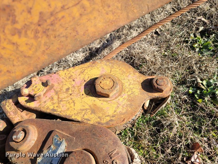 image for item MH9727 Caterpillar  pipelayer boom