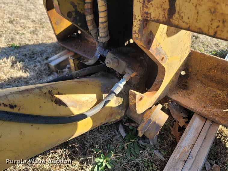 image for item MH9727 Caterpillar  pipelayer boom