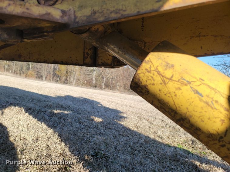 image for item MH9727 Caterpillar  pipelayer boom