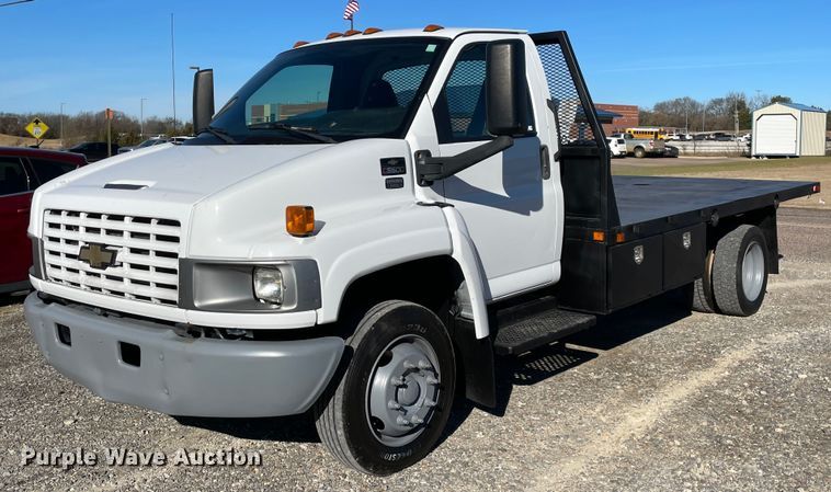 image for item MI9739 2006 Chevrolet C5500  flatbed truck