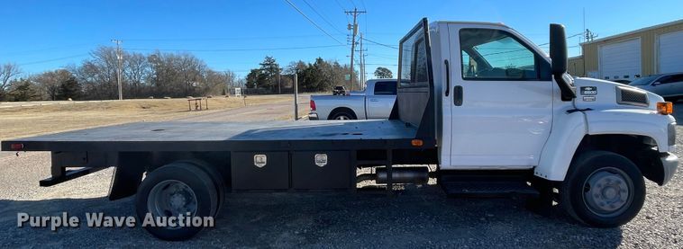 image for item MI9739 2006 Chevrolet C5500  flatbed truck