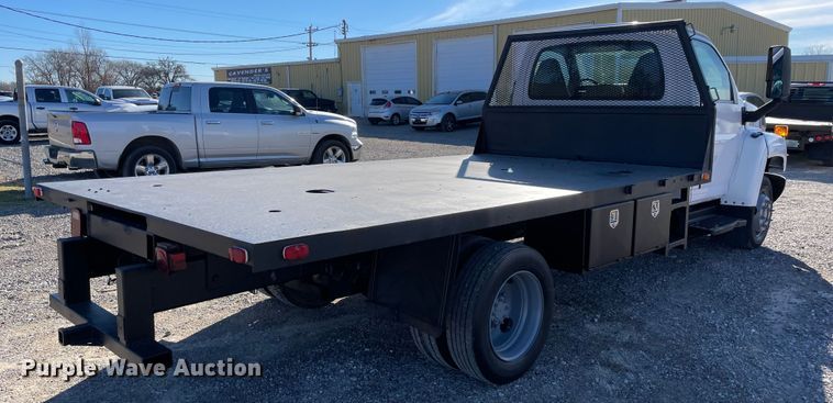 image for item MI9739 2006 Chevrolet C5500  flatbed truck