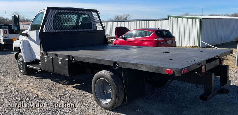image for item MI9739 2006 Chevrolet C5500  flatbed truck