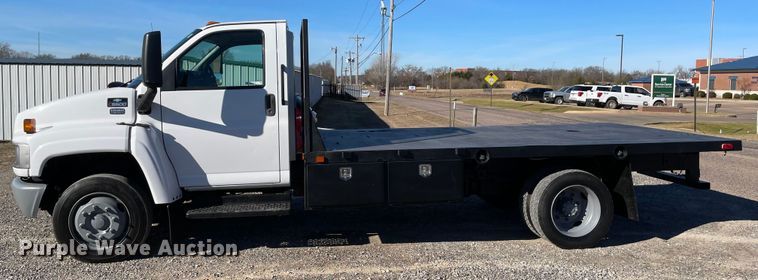 image for item MI9739 2006 Chevrolet C5500  flatbed truck