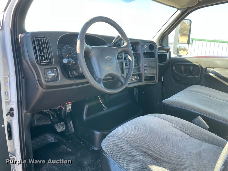 image for item MI9739 2006 Chevrolet C5500  flatbed truck