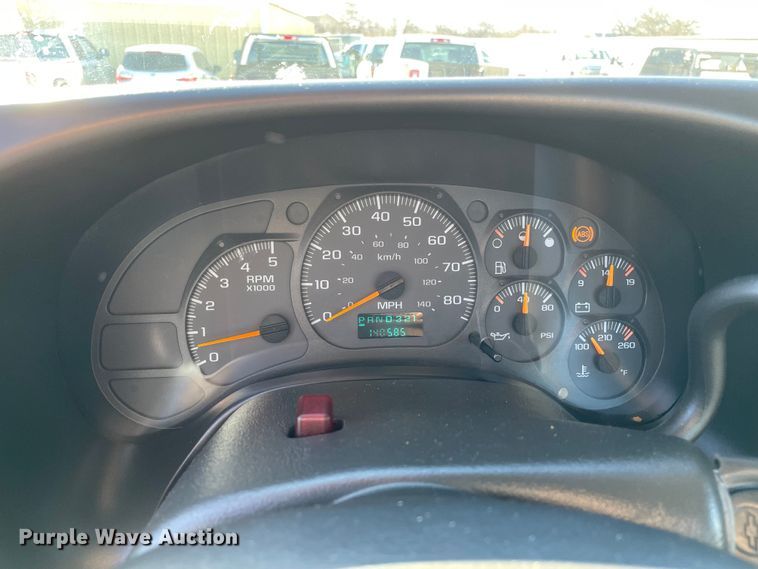 image for item MI9739 2006 Chevrolet C5500  flatbed truck