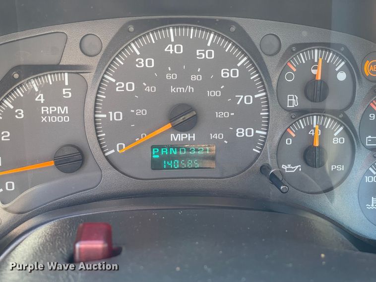 image for item MI9739 2006 Chevrolet C5500  flatbed truck