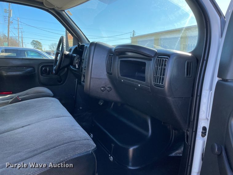 image for item MI9739 2006 Chevrolet C5500  flatbed truck