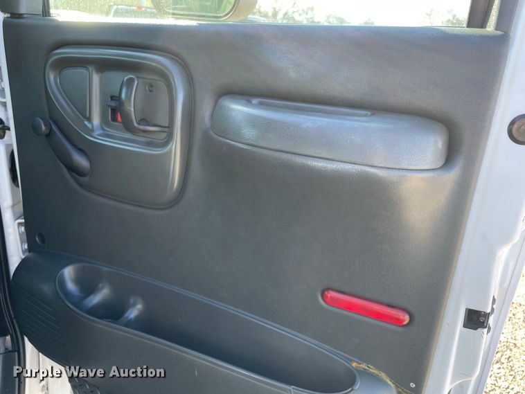 image for item MI9739 2006 Chevrolet C5500  flatbed truck