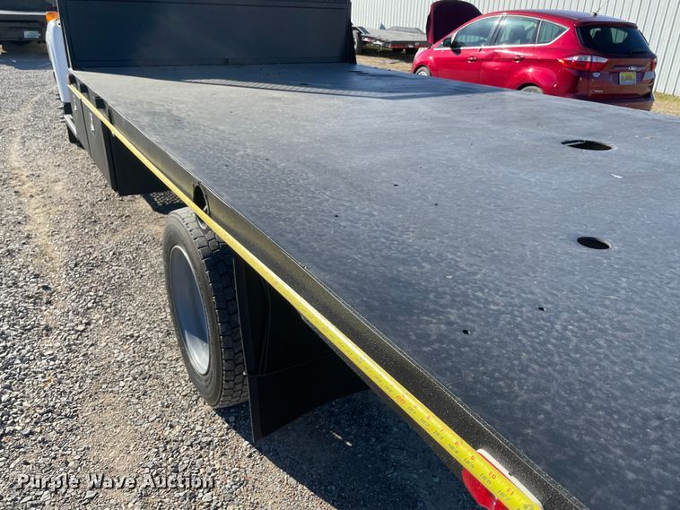 image for item MI9739 2006 Chevrolet C5500  flatbed truck