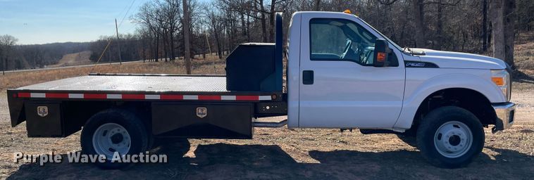 image for item MI9750 2016 Ford  F350 Super Duty  flatbed pickup truck