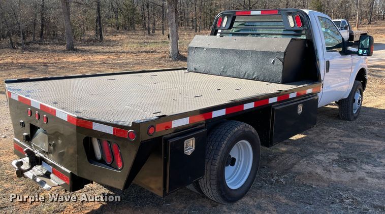 image for item MI9750 2016 Ford  F350 Super Duty  flatbed pickup truck
