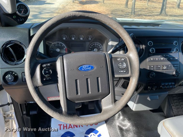 image for item MI9750 2016 Ford  F350 Super Duty  flatbed pickup truck