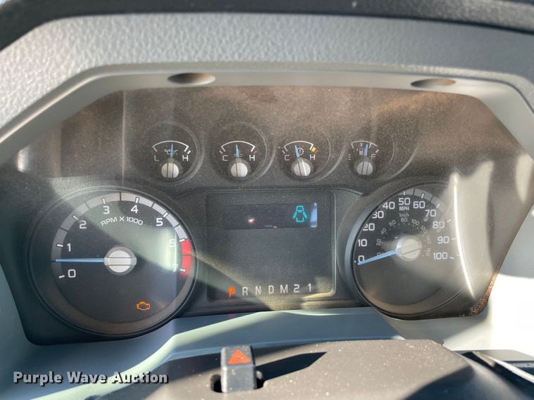 image for item MI9750 2016 Ford  F350 Super Duty  flatbed pickup truck