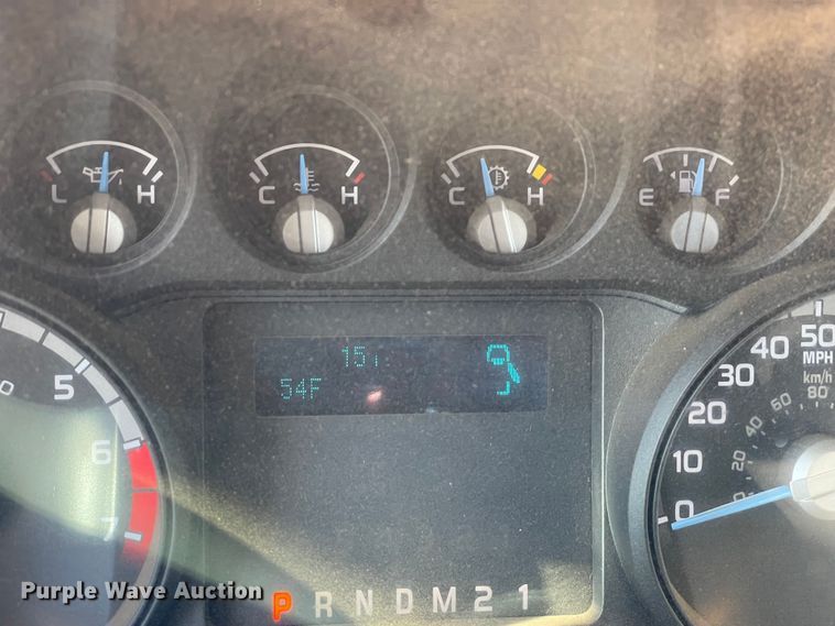 image for item MI9750 2016 Ford  F350 Super Duty  flatbed pickup truck