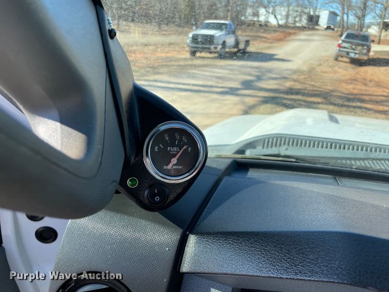 image for item MI9750 2016 Ford  F350 Super Duty  flatbed pickup truck