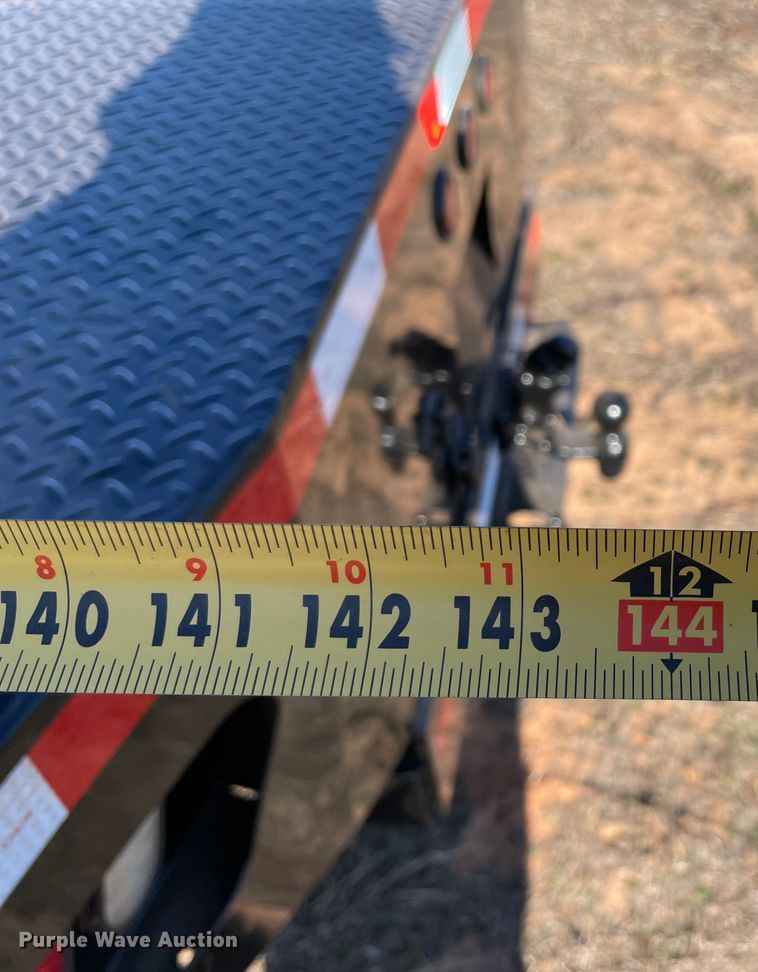 image for item MI9750 2016 Ford  F350 Super Duty  flatbed pickup truck