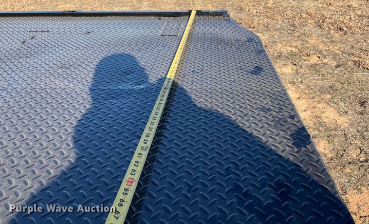 image for item MI9750 2016 Ford  F350 Super Duty  flatbed pickup truck