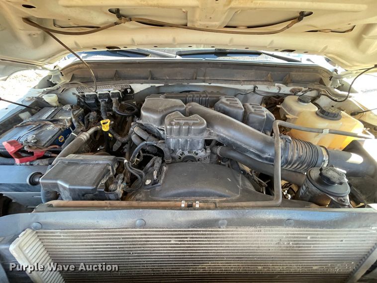 image for item MI9750 2016 Ford  F350 Super Duty  flatbed pickup truck