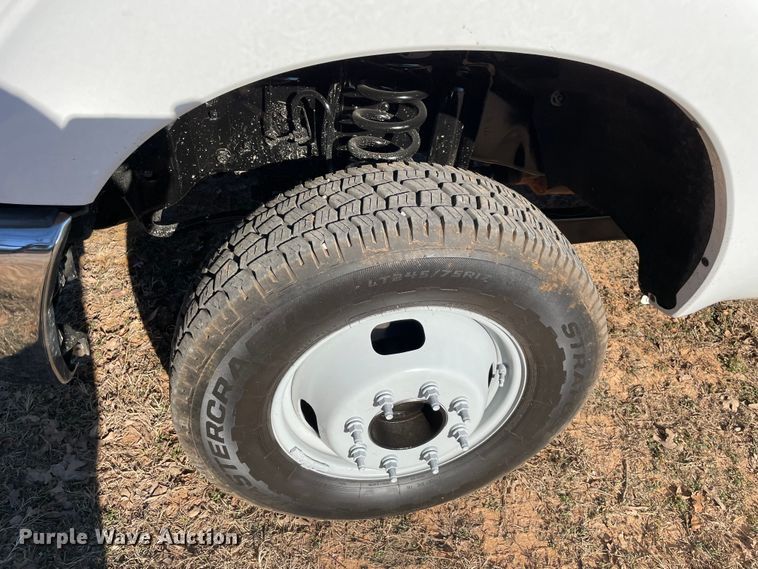 image for item MI9750 2016 Ford  F350 Super Duty  flatbed pickup truck