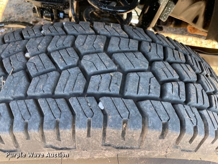 image for item MI9750 2016 Ford  F350 Super Duty  flatbed pickup truck