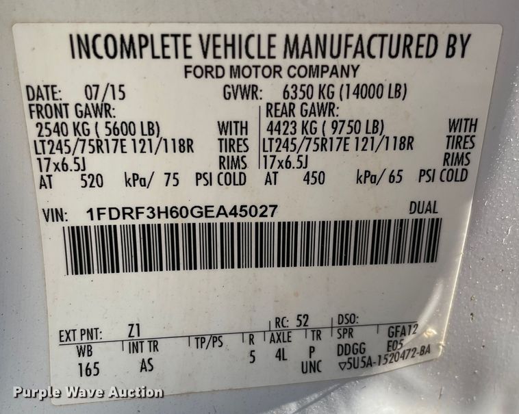 image for item MI9750 2016 Ford  F350 Super Duty  flatbed pickup truck