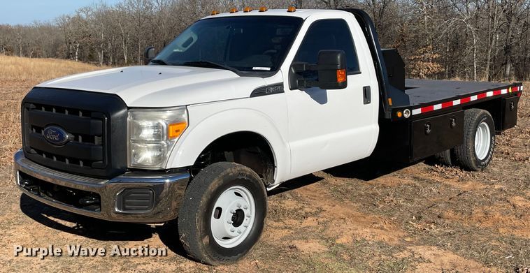 image for item MI9751 2016 Ford  F350 Super Duty  flatbed pickup truck