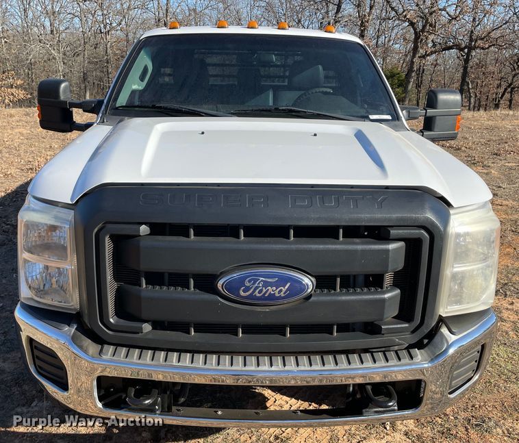 image for item MI9751 2016 Ford  F350 Super Duty  flatbed pickup truck