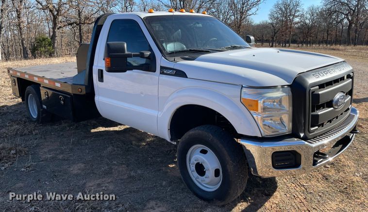 image for item MI9751 2016 Ford  F350 Super Duty  flatbed pickup truck