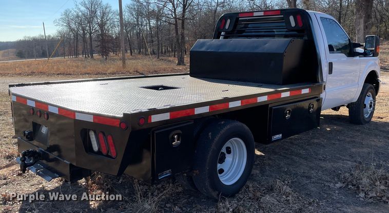 image for item MI9751 2016 Ford  F350 Super Duty  flatbed pickup truck