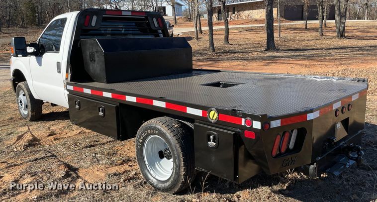 image for item MI9751 2016 Ford  F350 Super Duty  flatbed pickup truck