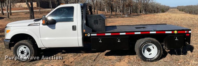 image for item MI9751 2016 Ford  F350 Super Duty  flatbed pickup truck