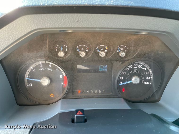 image for item MI9751 2016 Ford  F350 Super Duty  flatbed pickup truck